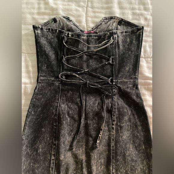 ❌SOLD❌  Betsey Johnson denim strapless dress - Picture 6 of 9